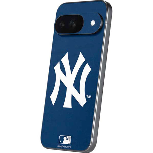 MLB New York Yankees - Solid Distressed Google Pixel 9 Skin